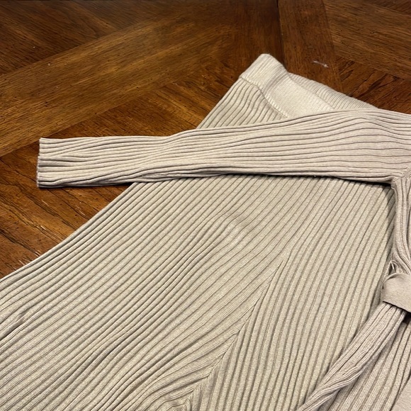 H&M Beige Ribbed Sweater Set - Picture 9 of 13